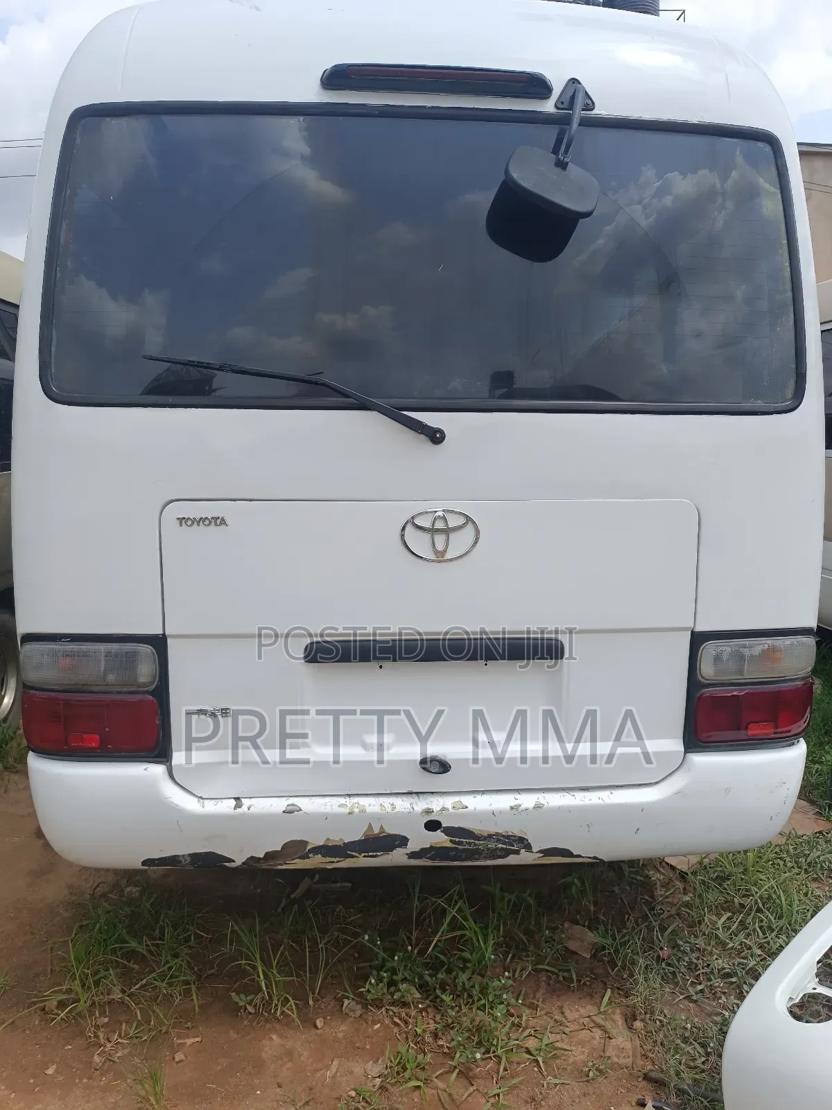 Toyota Coaster 2018 White