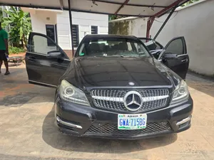 Mercedes-Benz C300 Luxury 4Matic Sedan AWD (3.0L 6cyl 7A) 2010 Black