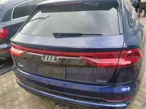 Audi Q8 2021 Blue