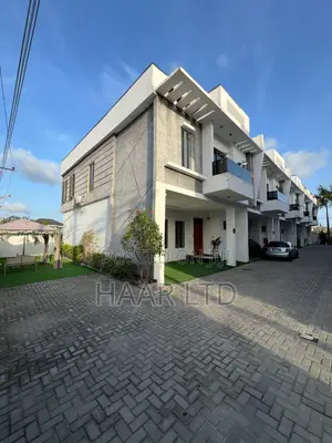 4bdrm Duplex in Ilaje / Lekki for rent