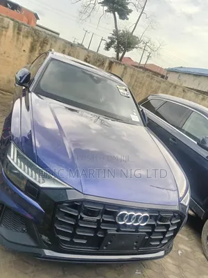 Audi Q8 2021 Blue
