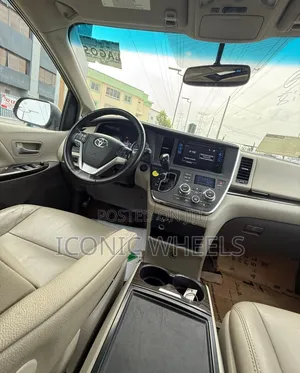 Toyota Sienna 2018 Burgundy