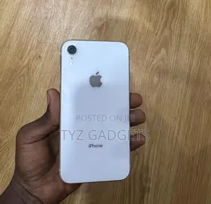 Apple iPhone XR 64 GB White