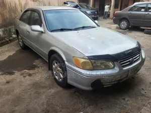Toyota Camry LE 4dr Sedan (2.2L 4cyl 4A) 2001 Silver