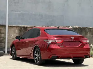 Toyota Camry SE (2.5L 4cyl 8A) 2019 Red