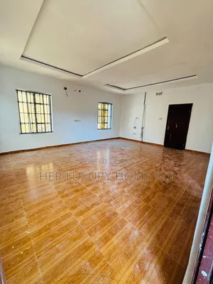 Mini Flat in Bera Estate, Chevron for rent