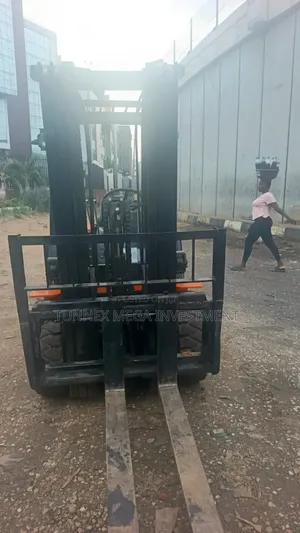 Clean 3tons Nippon Forklift