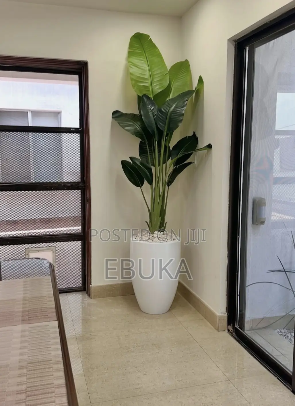 White Classic Pot