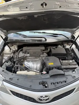 Toyota Camry SE 4dr Sedan (2.5L 4cyl 6A) 2012 Silver