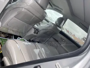 Toyota Venza XLE 2011 Silver