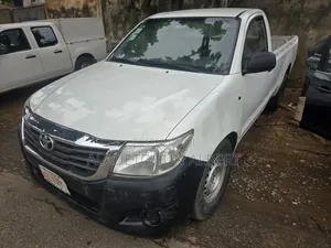 Toyota Hilux 2010 White