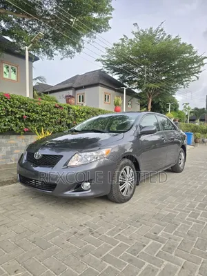 Toyota Corolla LE 4dr Sedan (1.8L 4cyl 4A) 2010 Gray