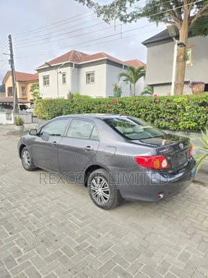 Toyota Corolla LE 4dr Sedan (1.8L 4cyl 4A) 2010 Gray