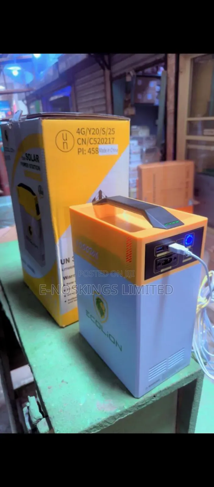 1kwh Solar Generator Output 300watts