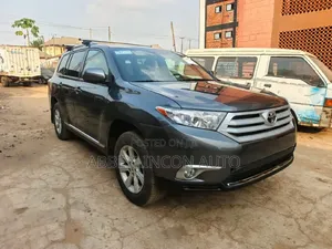 Toyota Highlander Limited 3.5l 4WD 2013 Gray