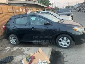 Toyota Matrix S Hatchback AWD (2.4L 4cyl 4A) 2010 Black