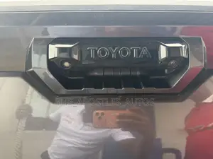 Toyota Tundra 2024 Black