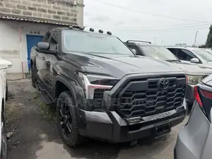 Toyota Tundra Platinum CrewMax 5.5' Bed 2024 Black