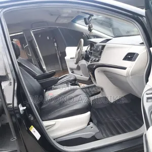 Toyota Sienna LE 7 Passenger 2011 Black