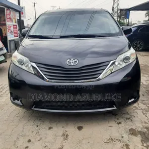 Toyota Sienna LE 7 Passenger 2011 Black