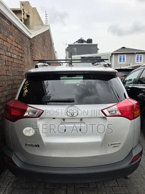 Toyota RAV4 Limited 4dr SUV AWD (2.5L 4cyl 6A) 2015 Silver