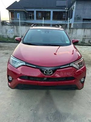 Toyota RAV4 XLE AWD (2.5L 4cyl 6A) 2017 Red