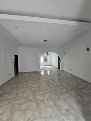 3bdrm Block of Flats in Lekki Phase 1. for rent