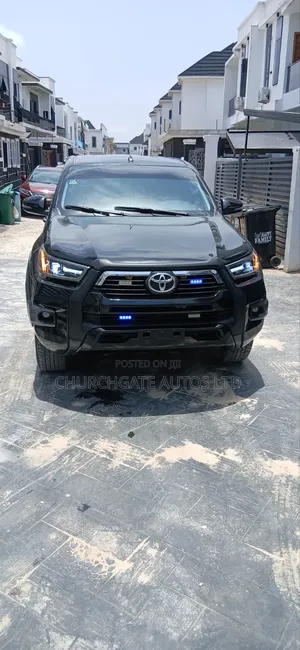 Toyota Hilux 2022 Black