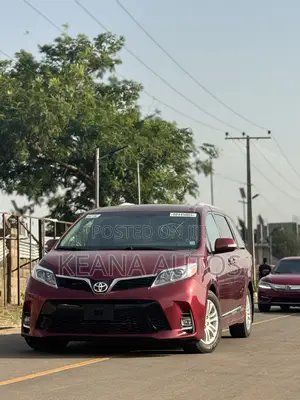 Toyota Sienna 2016