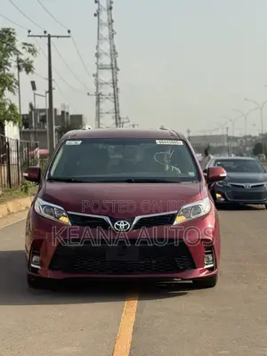 Toyota Sienna 2016