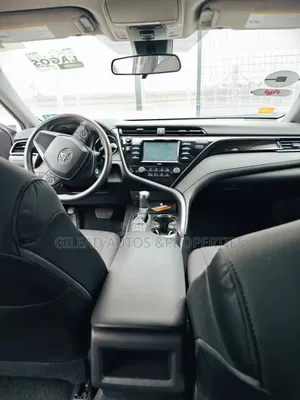 Toyota Camry LE 2021 Silver