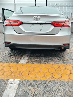 Toyota Camry LE 2021 Silver