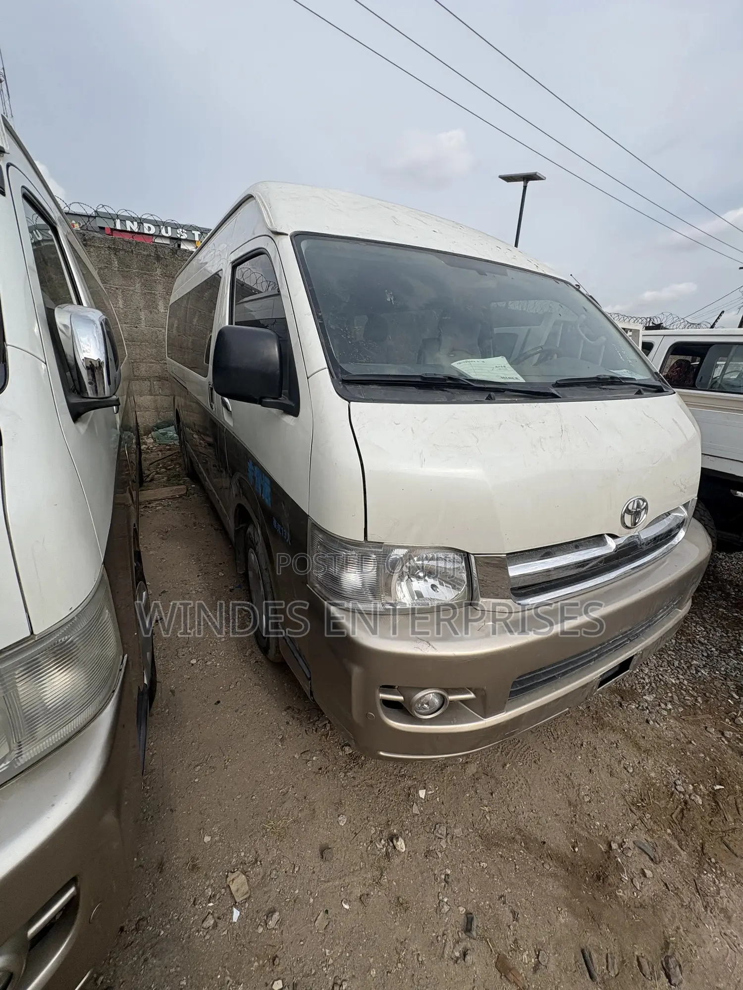 Toyota HiAce 2010 White