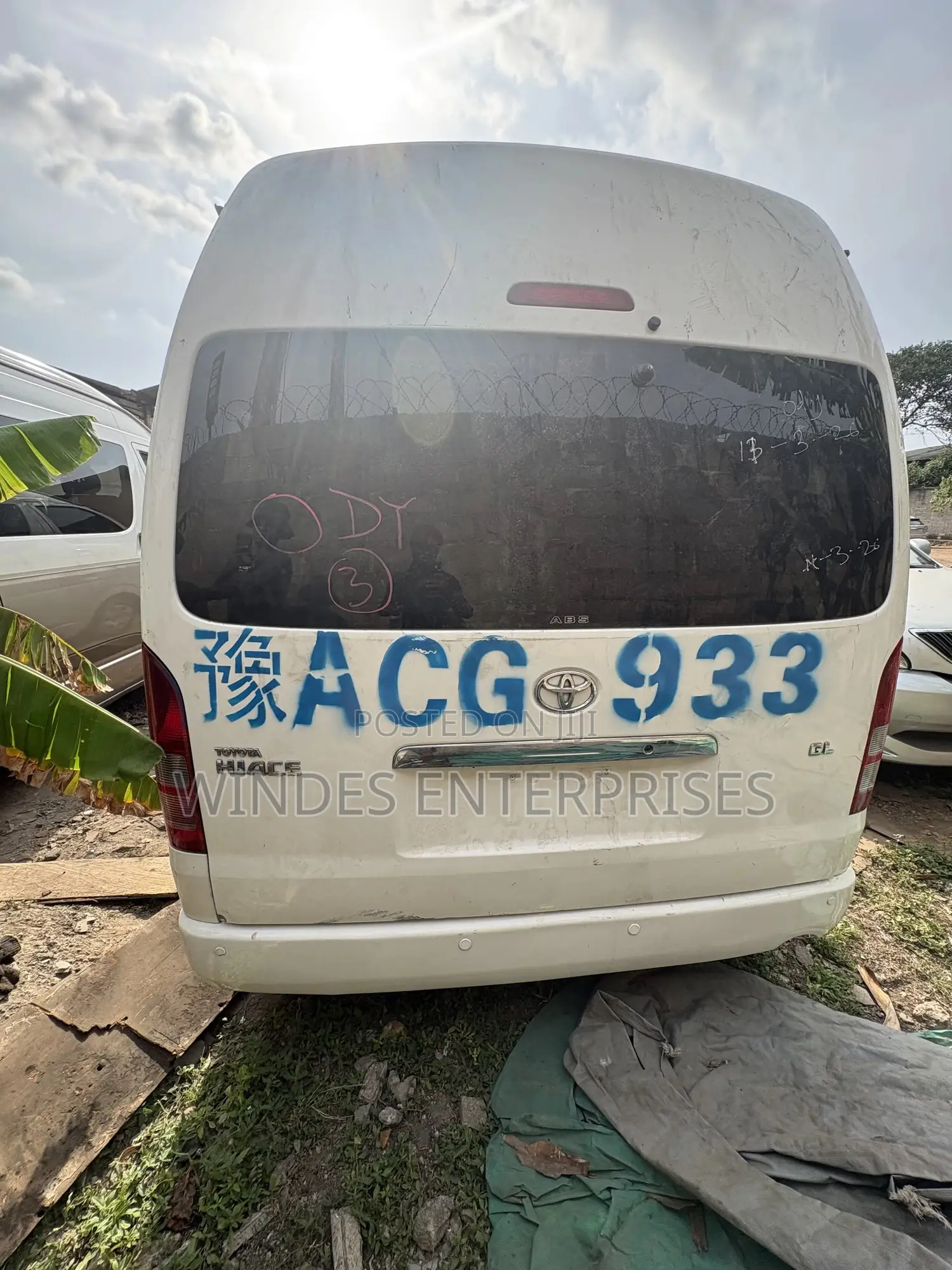 Toyota HiAce 2010 White