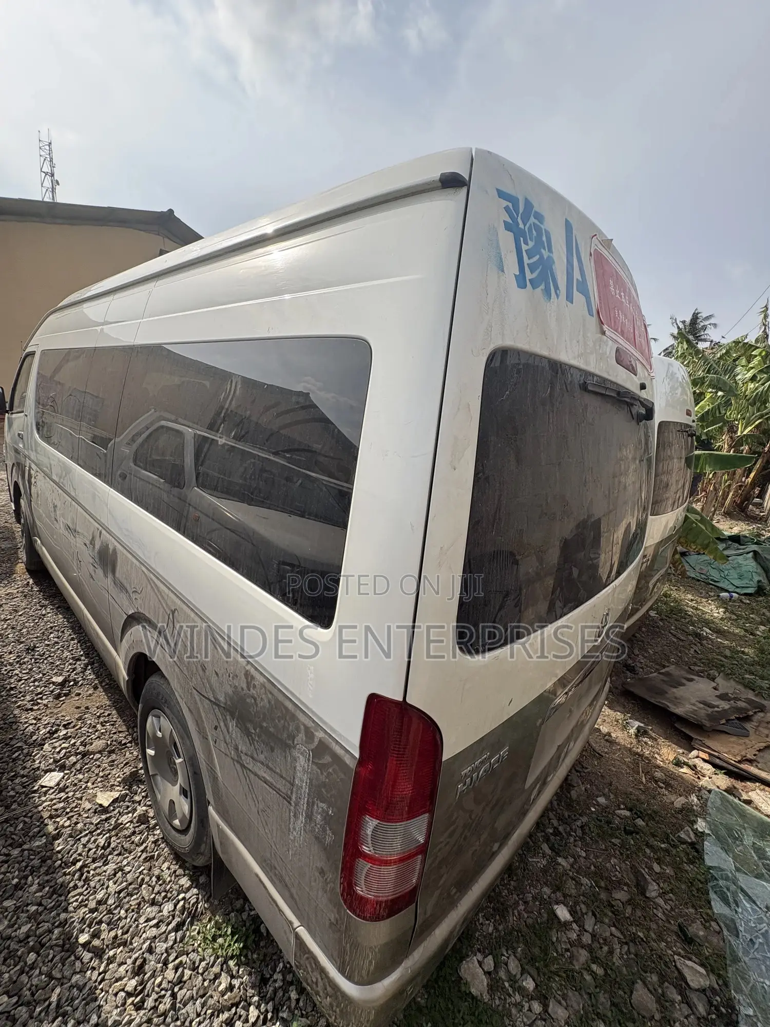 Toyota HiAce 2010 White