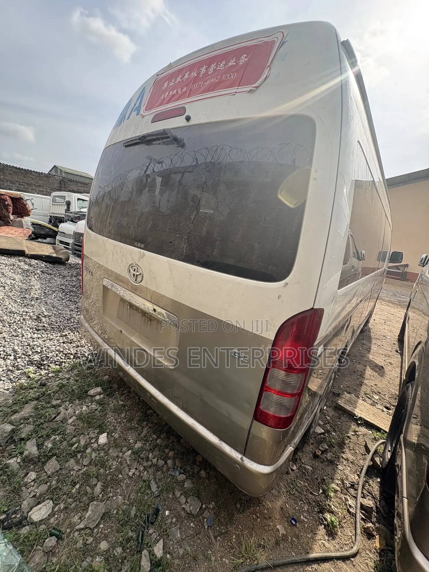 Toyota HiAce 2010 White