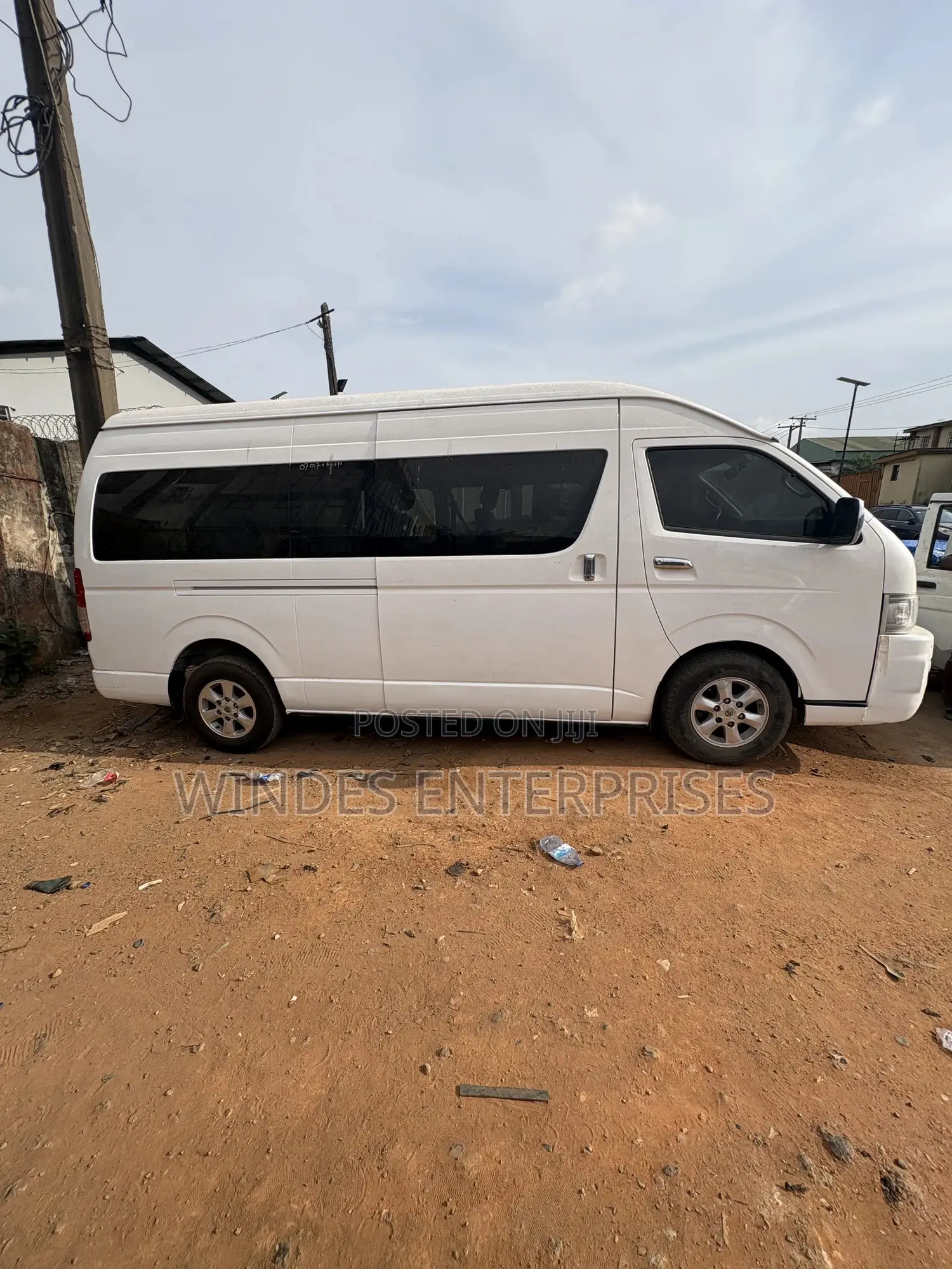 Toyota HiAce 2010 White
