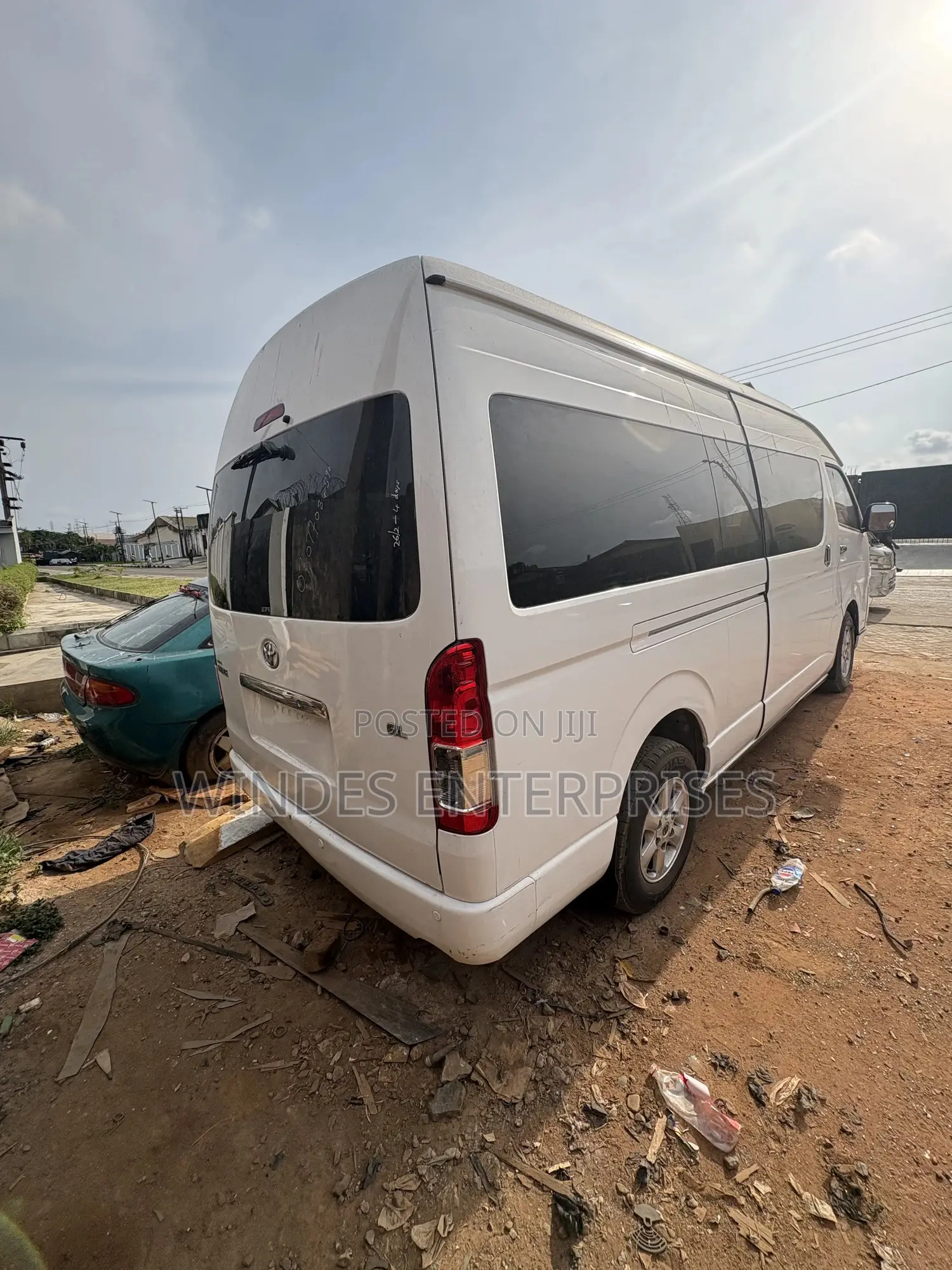 Toyota HiAce 2010 White
