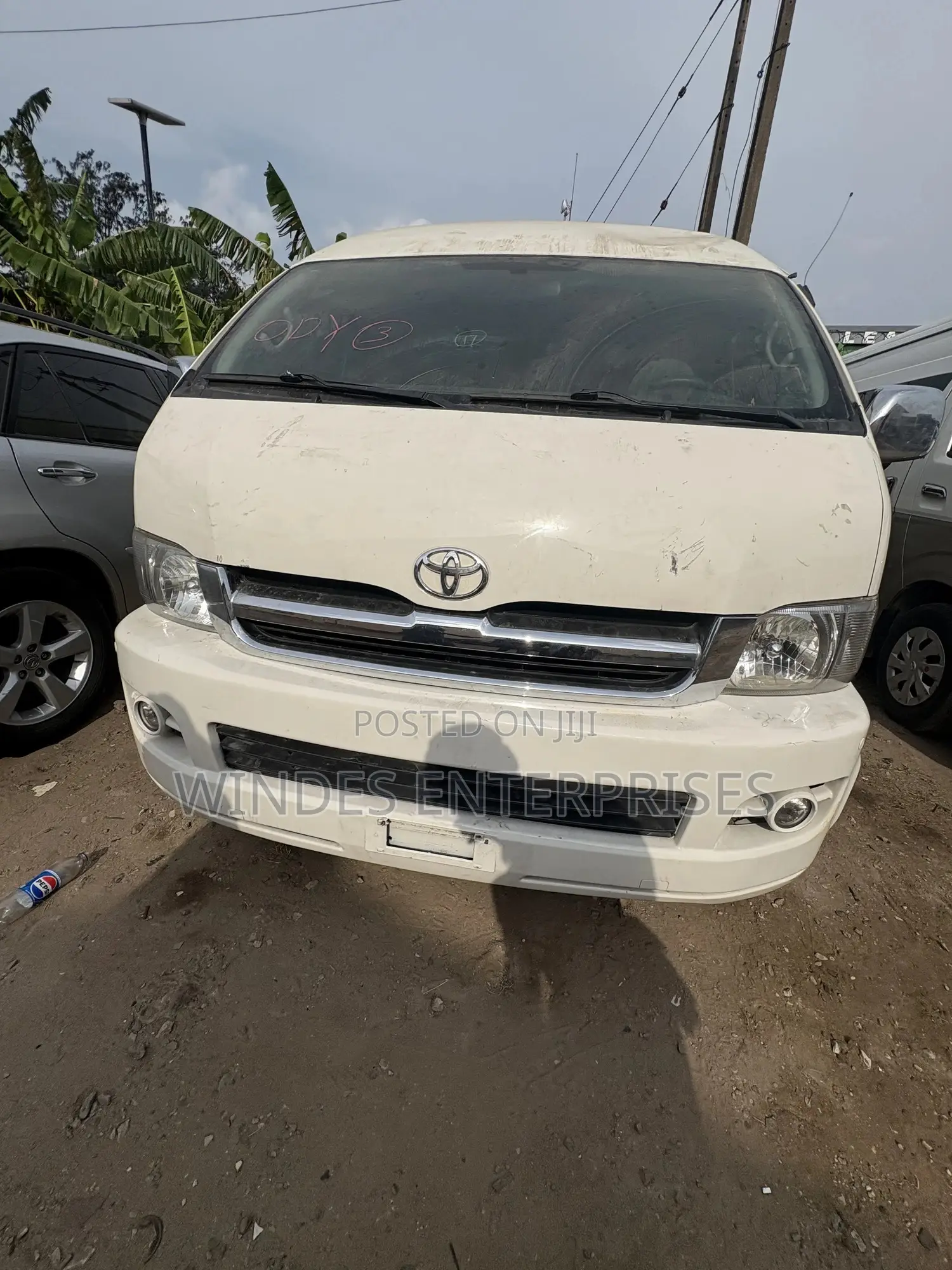 Toyota HiAce 2010 White