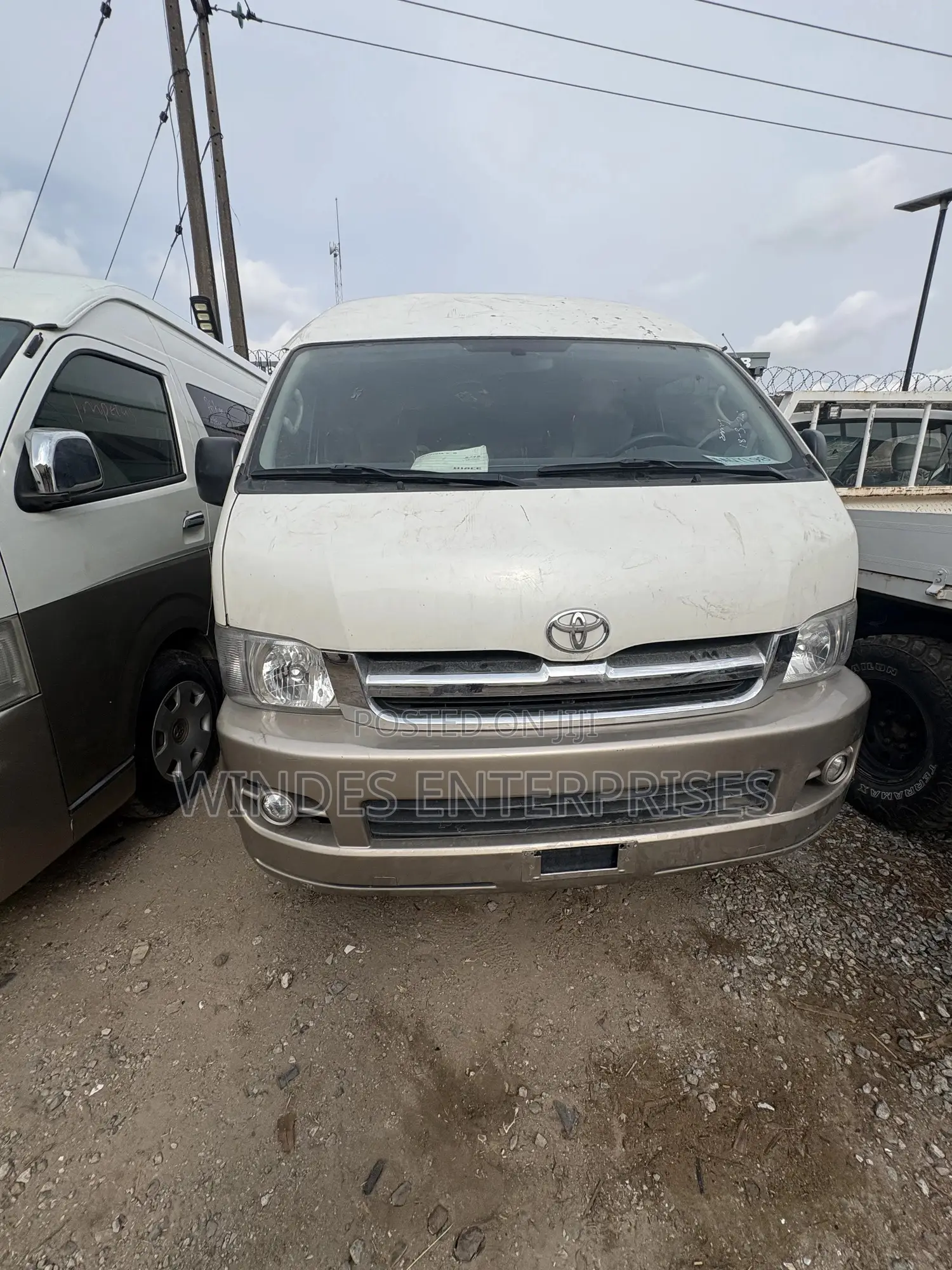 Toyota HiAce 2010 White