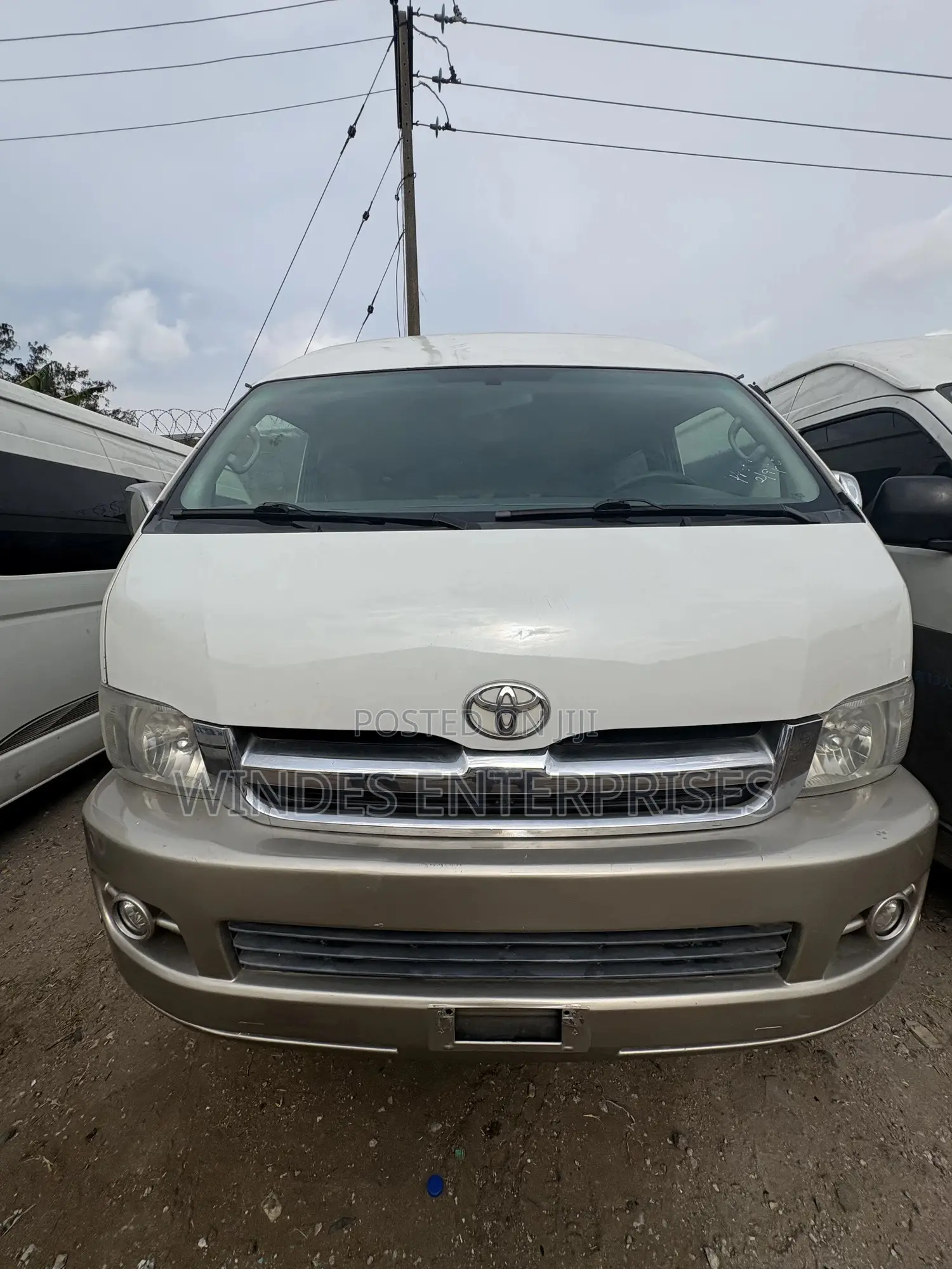 Toyota HiAce 2010 White