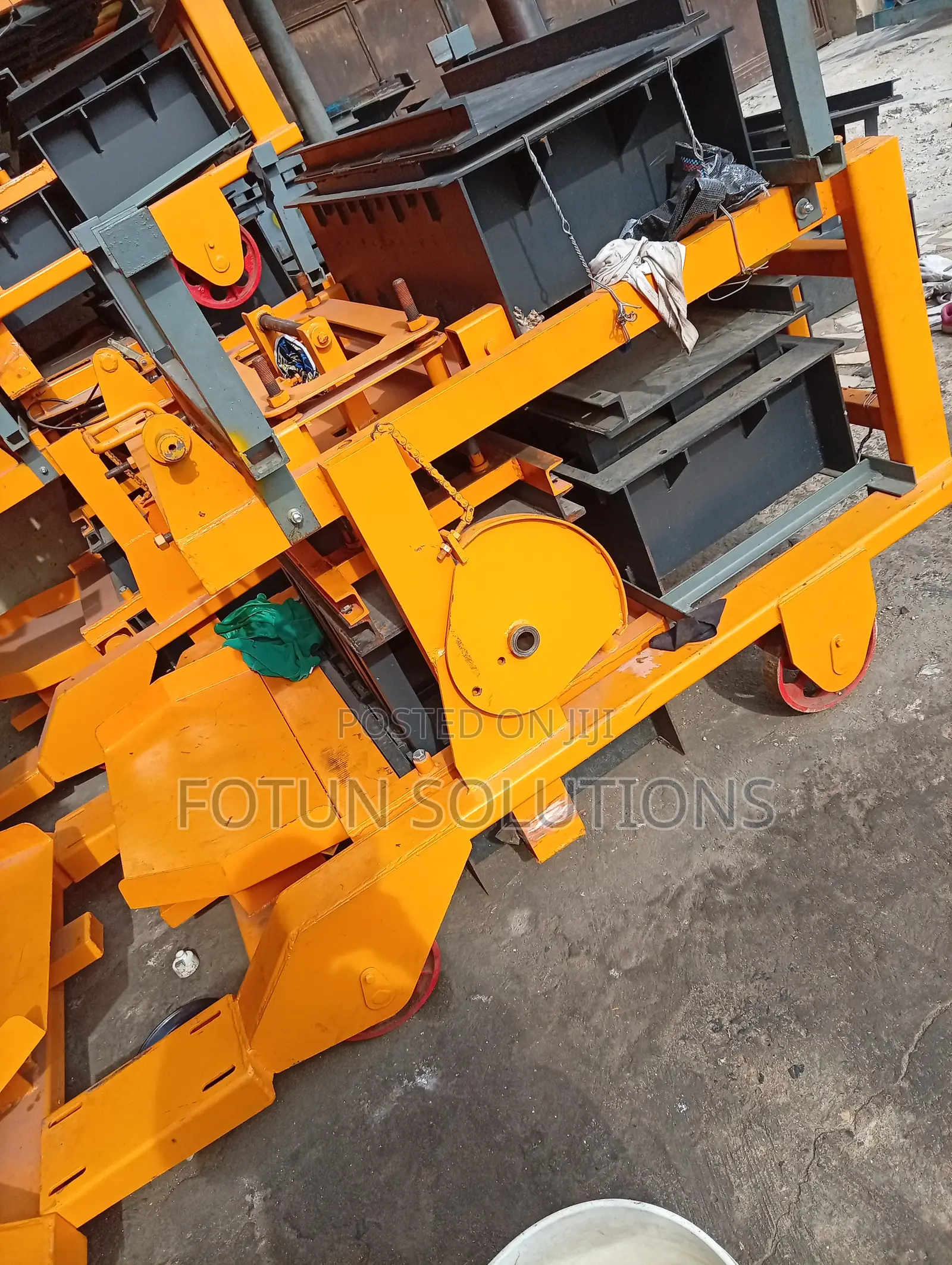 Block Molding Machine for sale - Price: ₦ 8,000,000 on Jiji.ng [Port ...