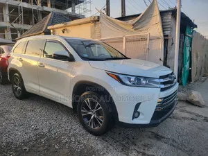 Toyota Highlander XLE V6 4x2 (3.5L 6cyl 6A) 2016 White