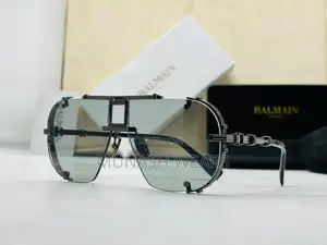 Balmain Eyewear Pilot Frame