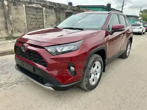 Toyota RAV4 XLE AWD 2020 Red
