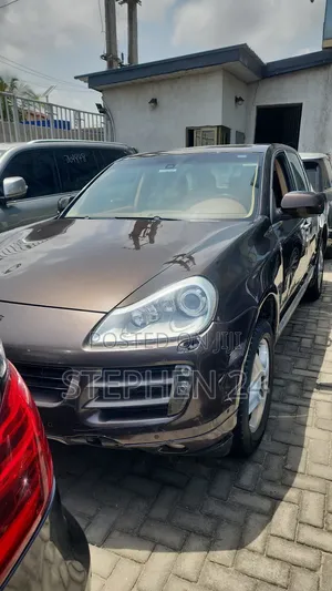 Porsche Cayenne 2010 Brown