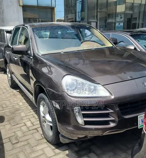 Porsche Cayenne 2010 Brown