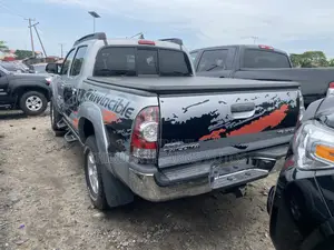 Toyota Tacoma V6 4dr Double Cab 4WD 5.0 ft. SB (4.0L 6cyl 5A) 2015