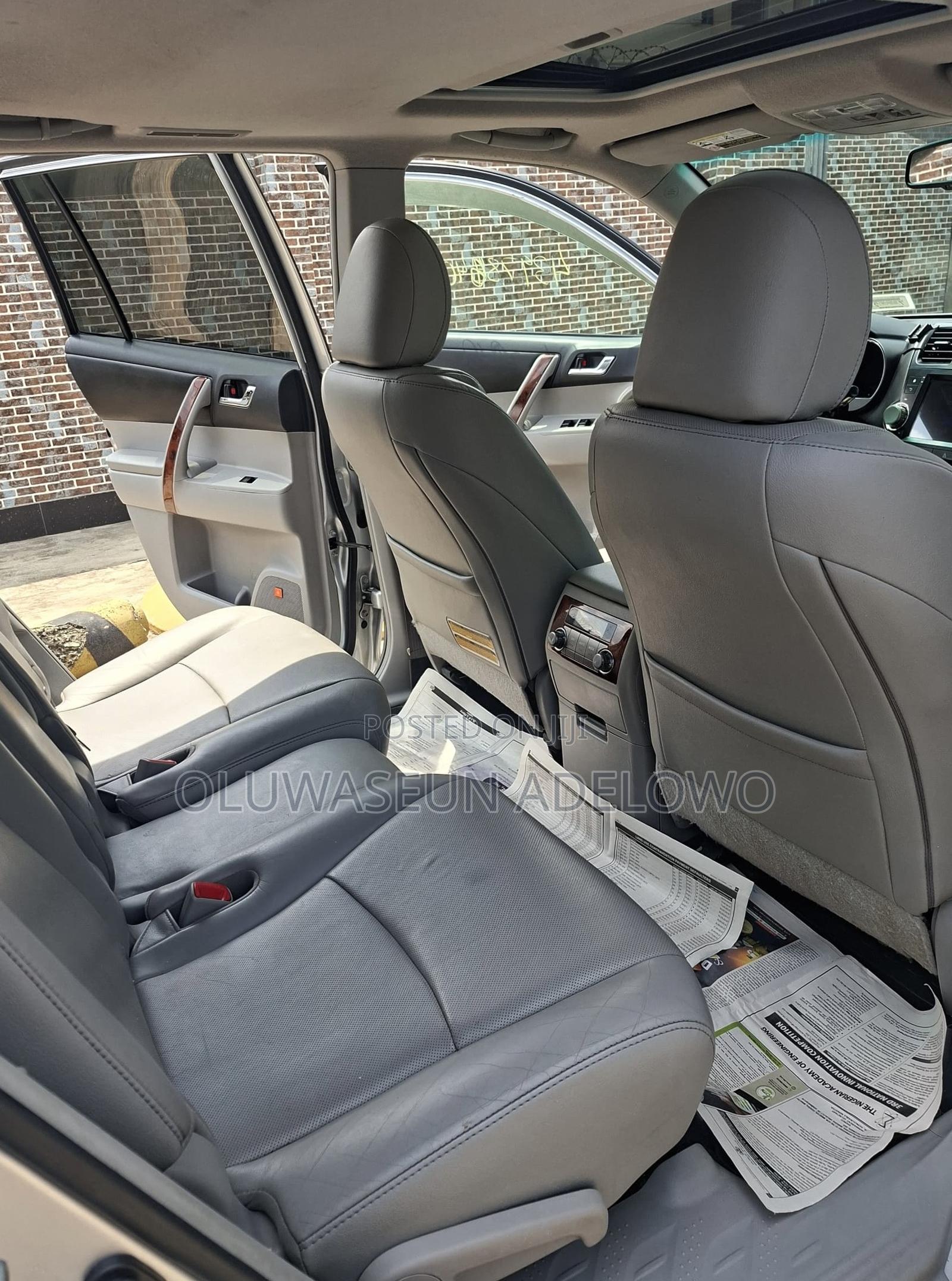 Toyota Highlander Limited 2012 Silver