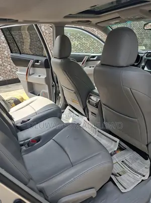 Toyota Highlander Limited 2012 Silver